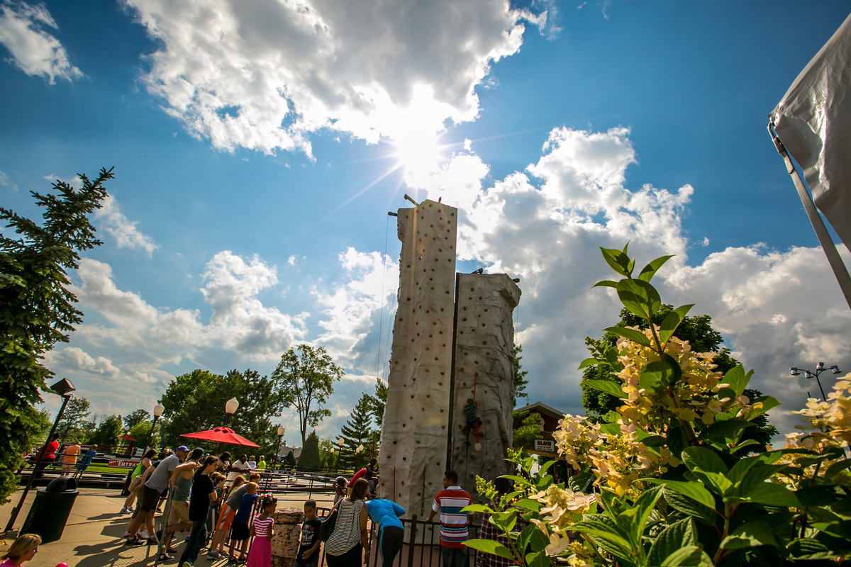 Careers Jobs CJ Barrymore's Sports & Entertainment